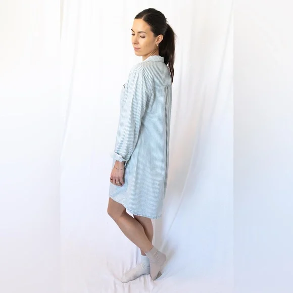 Button Down Dress - Picture 4 of 9